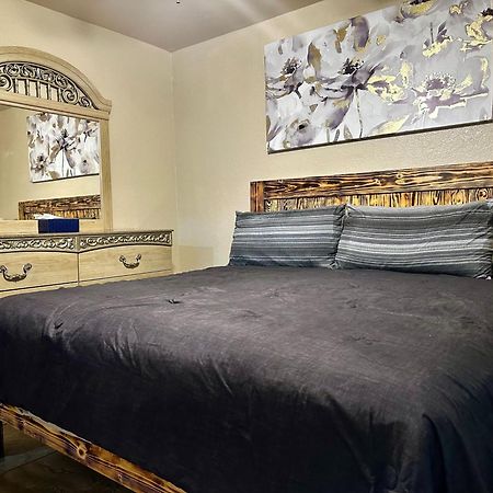 The Rustic @ Paseo De Encinal Drive Apartment Eagle Pass Exterior photo