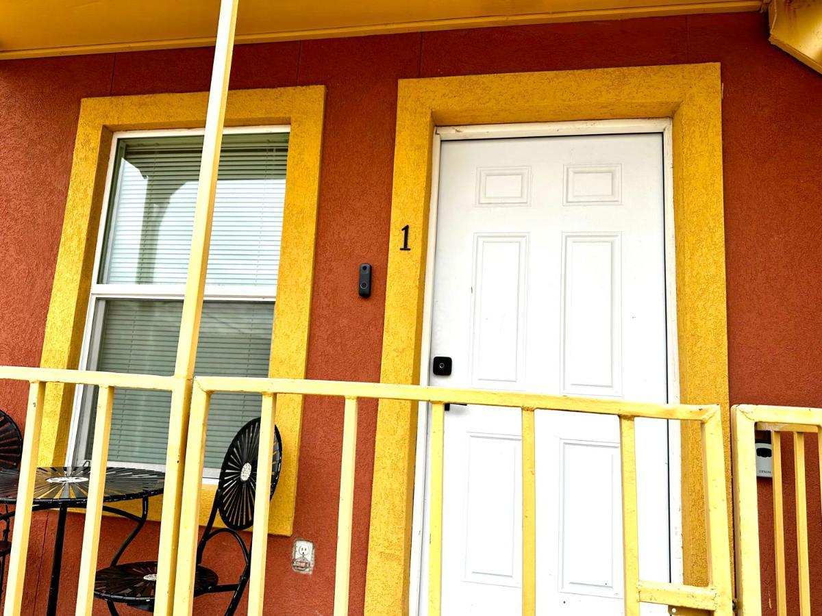 The Rustic @ Paseo De Encinal Drive Apartment Eagle Pass Exterior photo