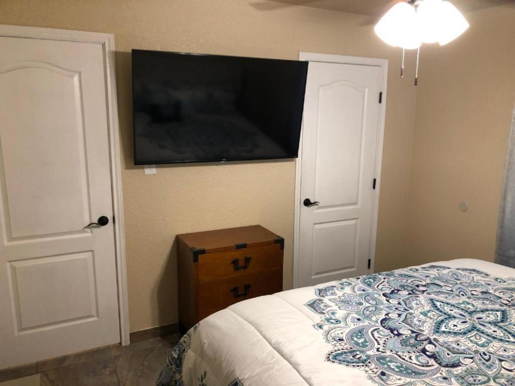The Rustic @ Paseo De Encinal Drive Apartment Eagle Pass Exterior photo