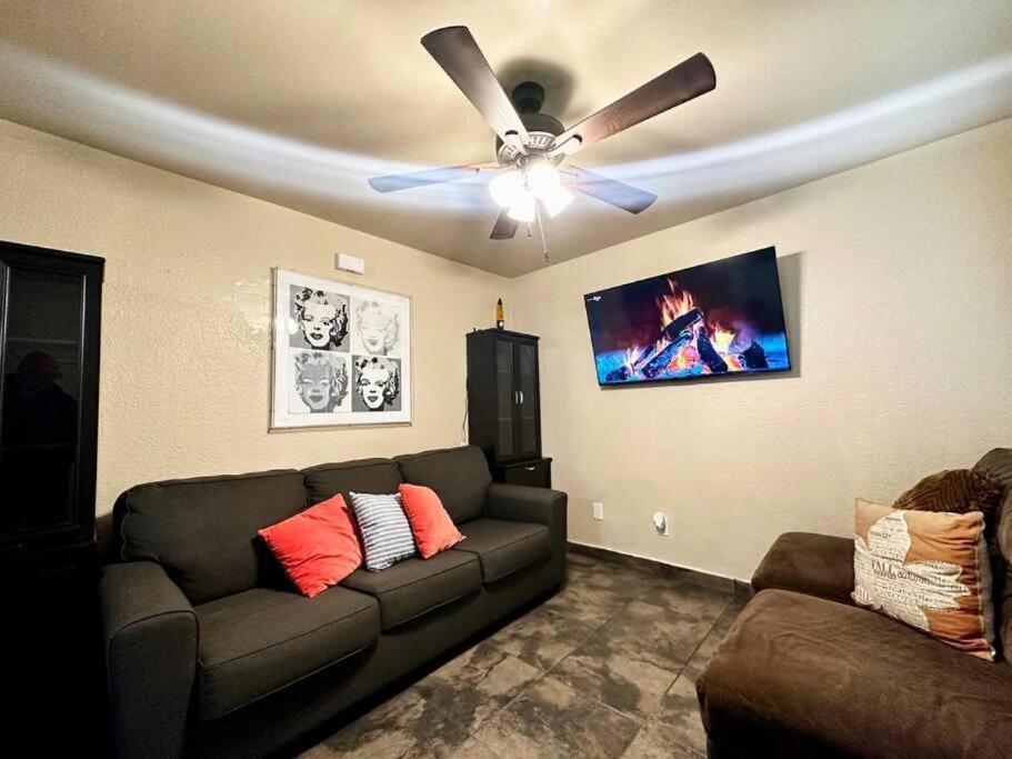 The Rustic @ Paseo De Encinal Drive Apartment Eagle Pass Exterior photo
